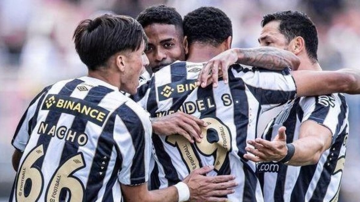 Santos vence Brusque e alivia pressão Santos vence Brusque e alivia pressão