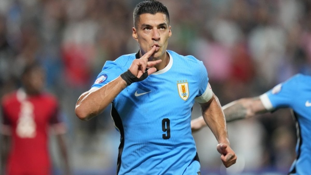 Luis Suárez anuncia sua aposentadoria da seleção do Uruguai Luis Suárez anuncia sua aposentadoria da seleção do Uruguai