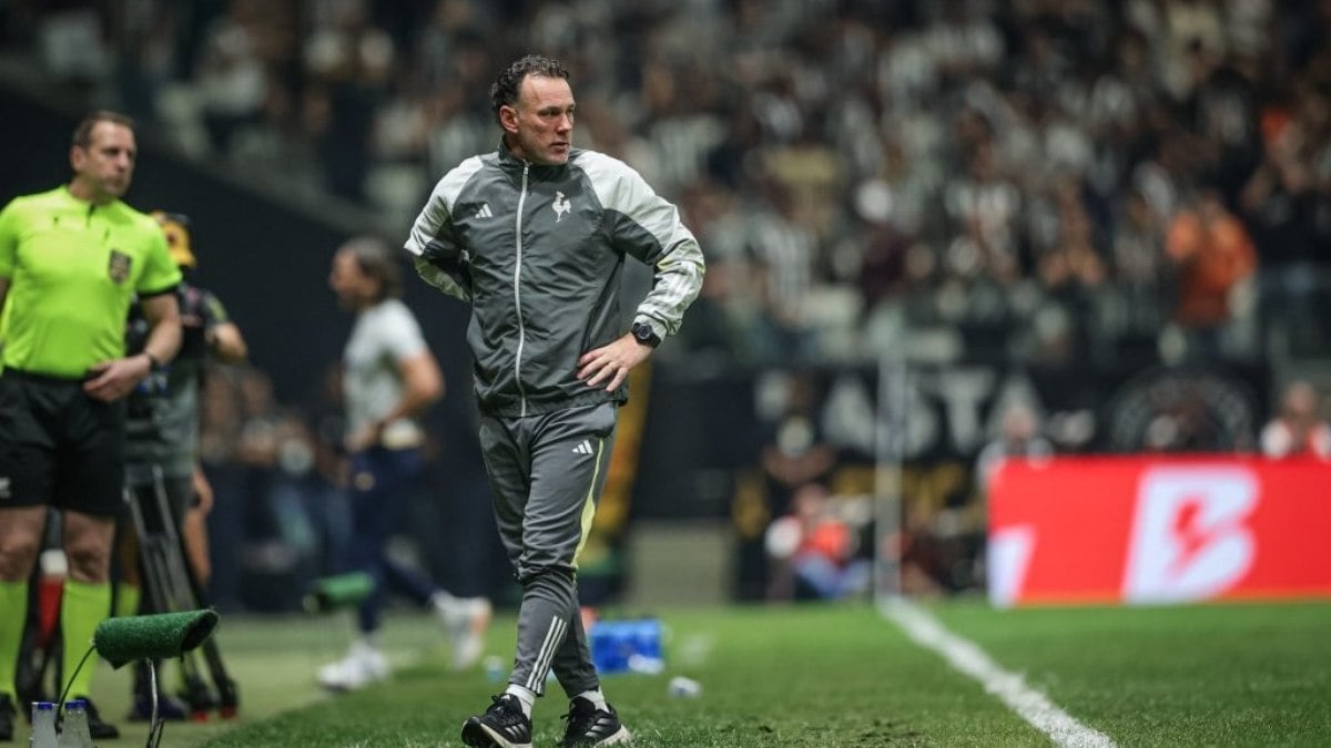 Atlético-MG abafa ímpeto do São Paulo e avança para as semifinais da Copa do Brasil Atlético-MG abafa ímpeto do São Paulo e avança para as semifinais da Copa do Brasil