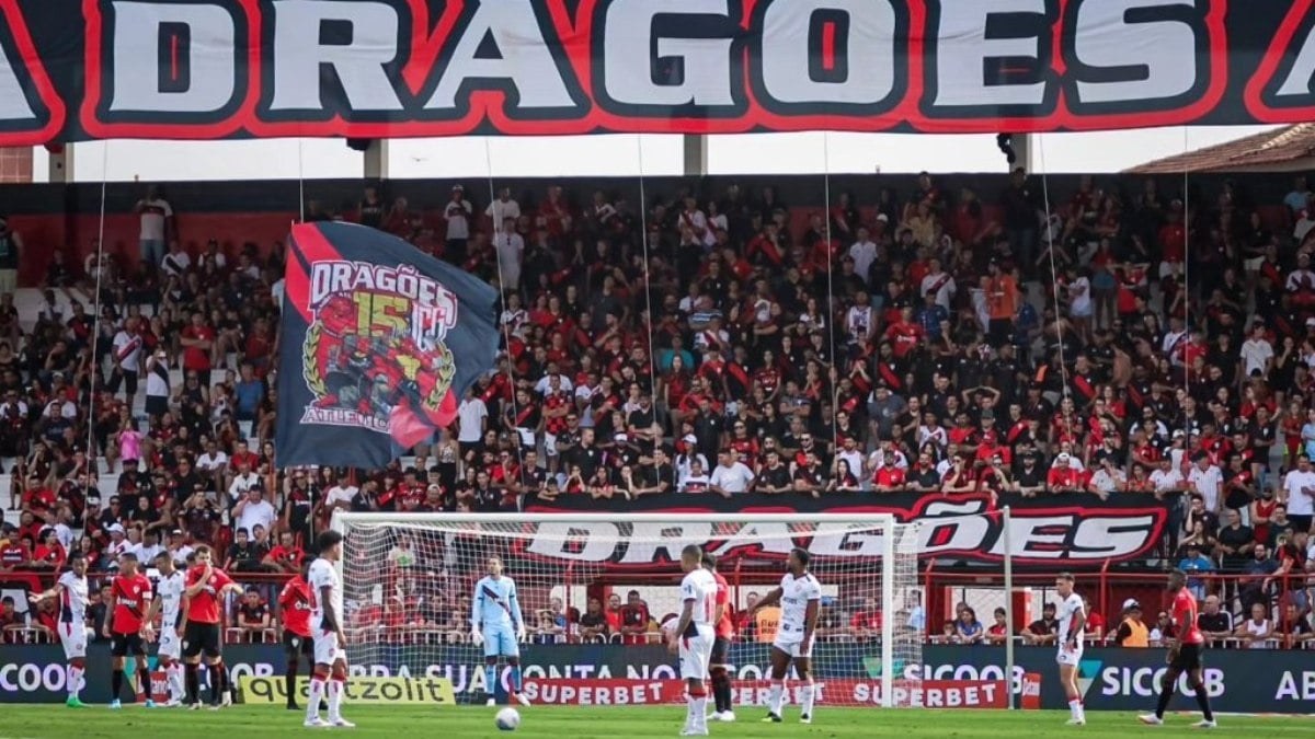 Vitória conquista os 3 pontos em jogo contra o Atlético-GO Vitória conquista os 3 pontos em jogo contra o Atlético-GO