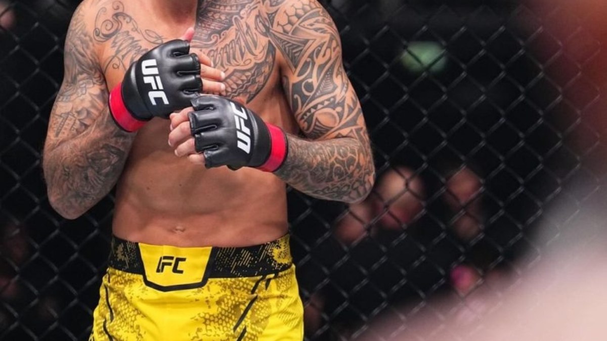 Lesão de francês resulta em vitória de Renato Moicano Lesão de francês resulta em vitória de Renato Moicano