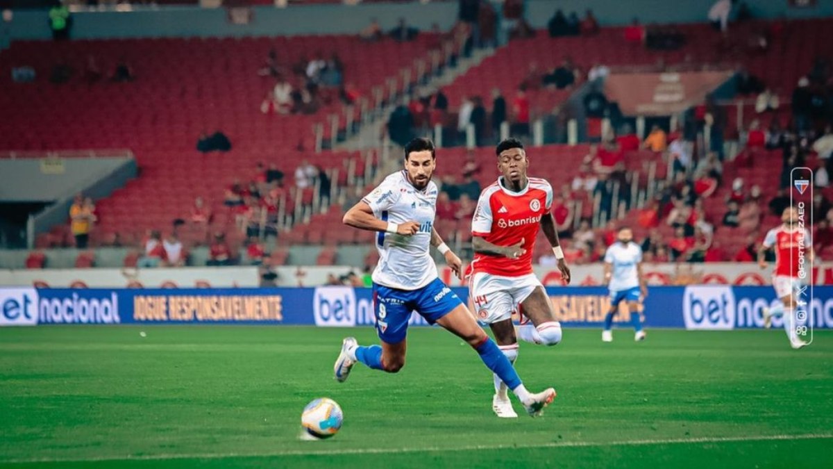 Fortaleza perde chance de assumir a liderança com derrota em jogo atrasado do Brasileirão Fortaleza perde chance de assumir a liderança com derrota em jogo atrasado do Brasileirão