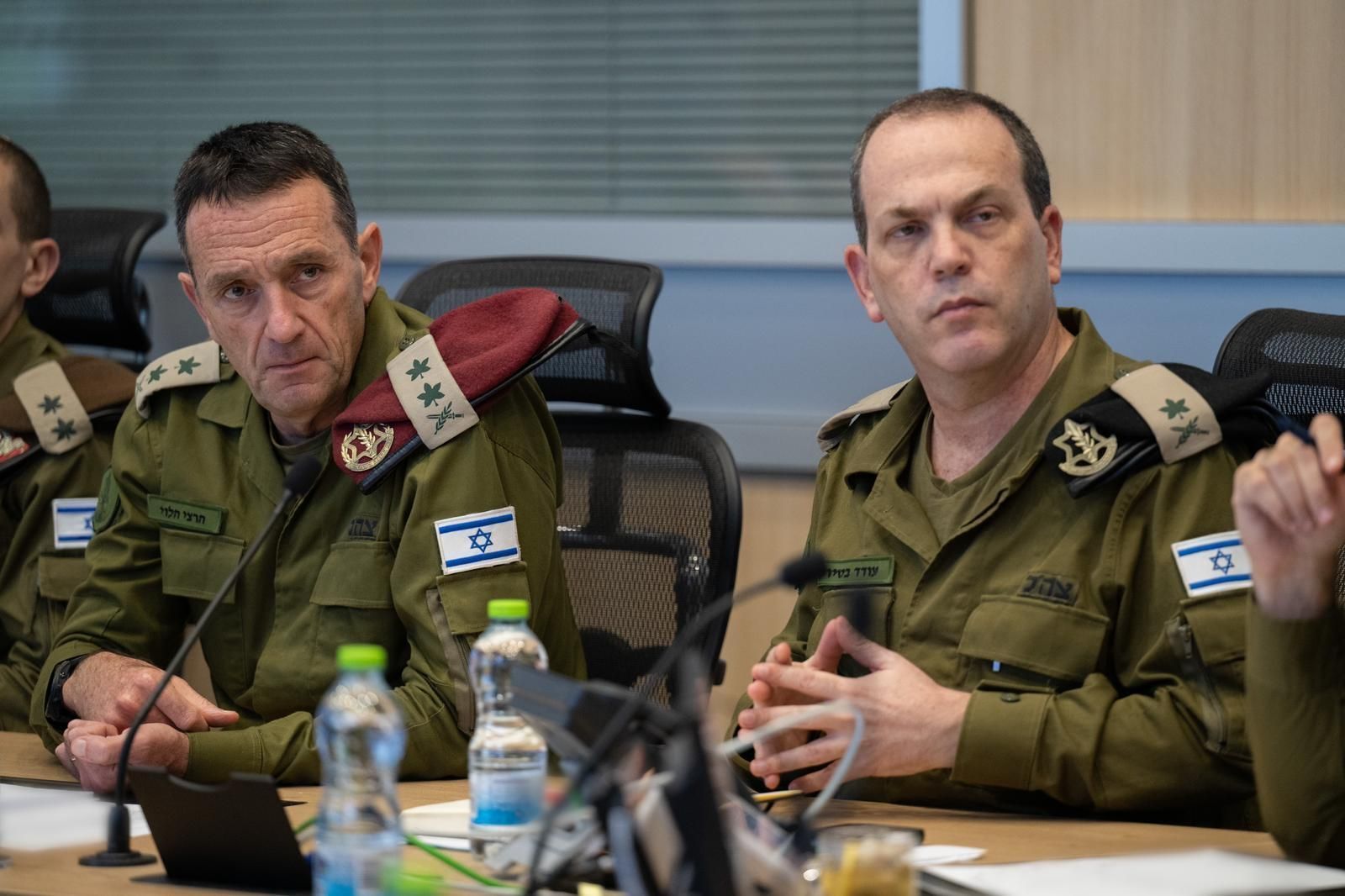 Israel plantou explosivos em 5.000 pagers do Hezbollah, dizem fontes Israel plantou explosivos em 5.000 pagers do Hezbollah, dizem fontes