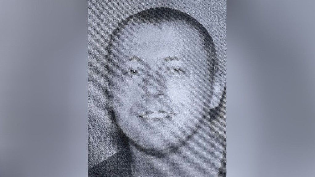 Corpo que pode ser de homem suspeito por ataque a tiros no Kentucky é encontrado, diz polícia Corpo que pode ser de homem suspeito por ataque a tiros no Kentucky é encontrado, diz polícia