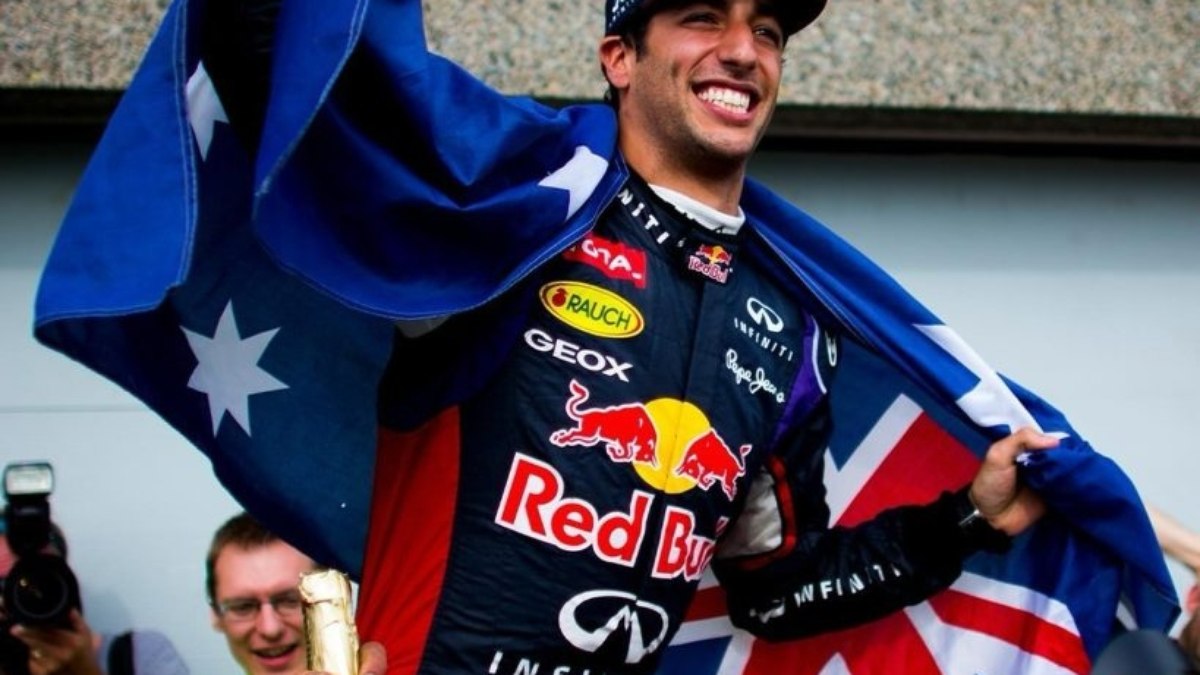 Ricciardo foi dispensado e será substituído por novato já na próxima corrida de Fórmula 1