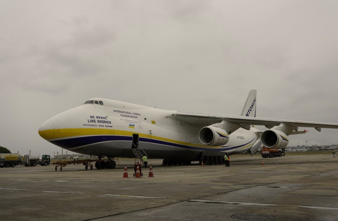 Antonov AN-124: aeroporto do Rio recebe o maior avião de cargas do mundo; veja vídeo Antonov AN-124: aeroporto do Rio recebe o maior avião de cargas do mundo; veja vídeo