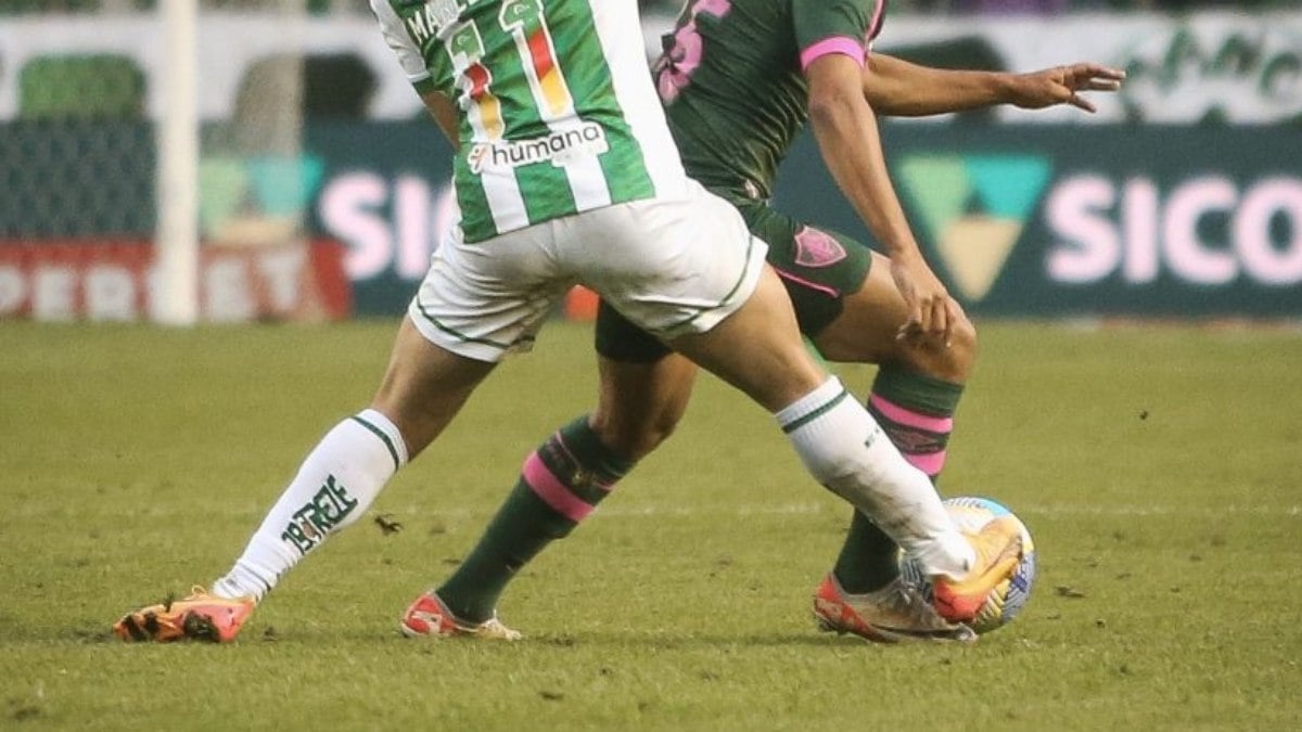 Contra 2 pedras no sapato o Fluminense perde e aumenta marcas ruins Contra 2 pedras no sapato o Fluminense perde e aumenta marcas ruins
