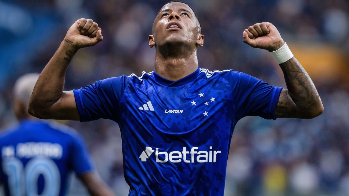 Cruzeiro oficializa venda de Arthur Gomes para clube da Rússia Cruzeiro oficializa venda de Arthur Gomes para clube da Rússia