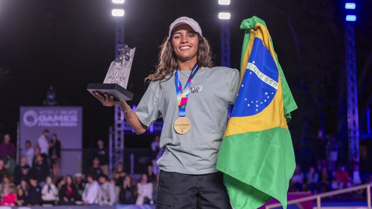 Rayssa Leal supera japonesas e é bicampeã mundial de skate street Rayssa Leal supera japonesas e é bicampeã mundial de skate street