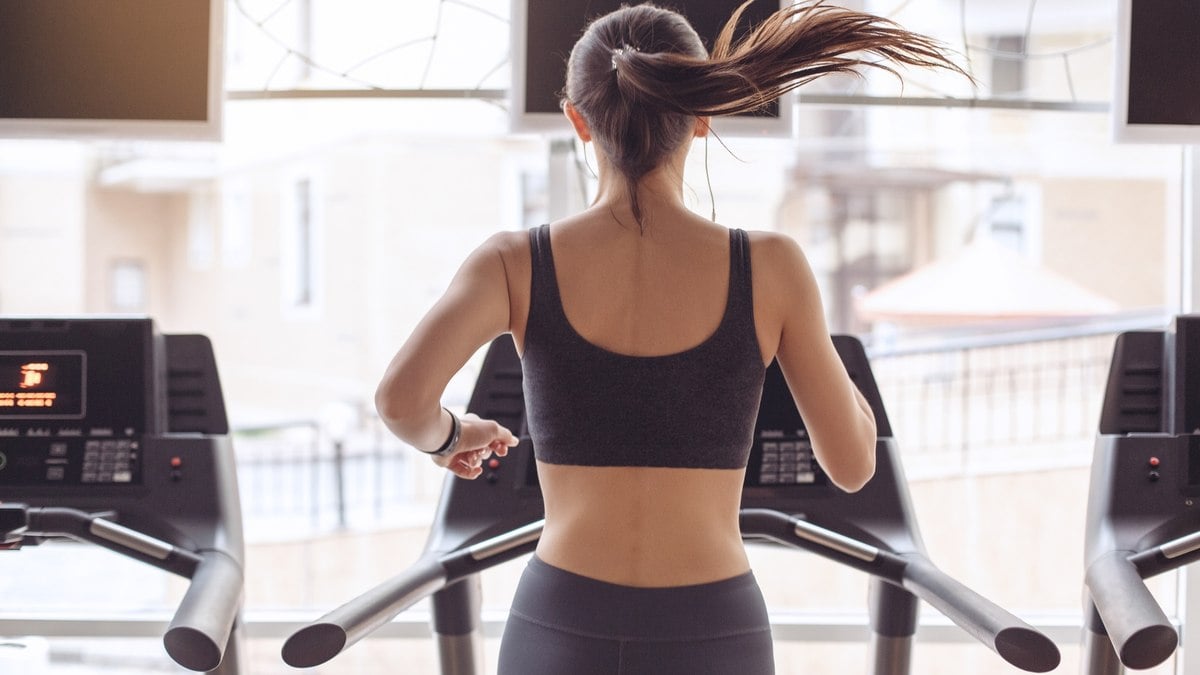 Correr na esteira pode desequilibrar a musculatura. Como evitar problema Correr na esteira pode desequilibrar a musculatura. Como evitar problema