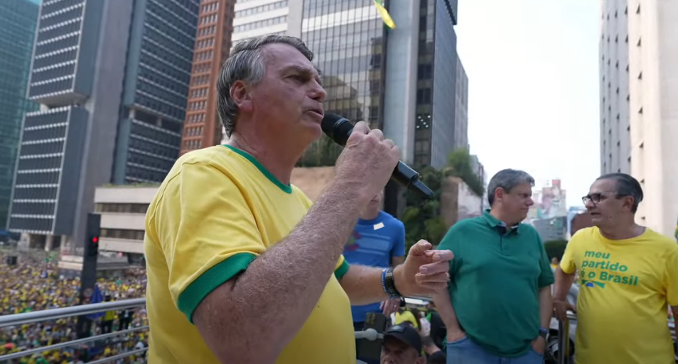 Bolsonaro critica Marçal por tentar subir em trio durante ato na Paulista