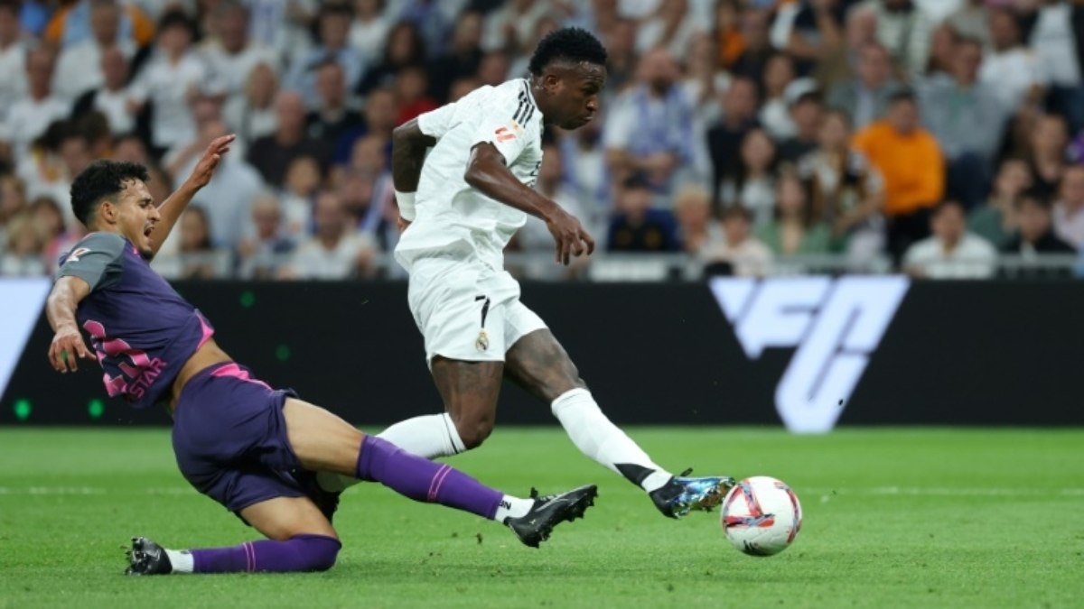 Com gols de Rodrygo, Vini e Mbappé, Real Madrid vence Espanyol (4-1) e pressiona Barça Com gols de Rodrygo, Vini e Mbappé, Real Madrid vence Espanyol (4-1) e pressiona Barça
