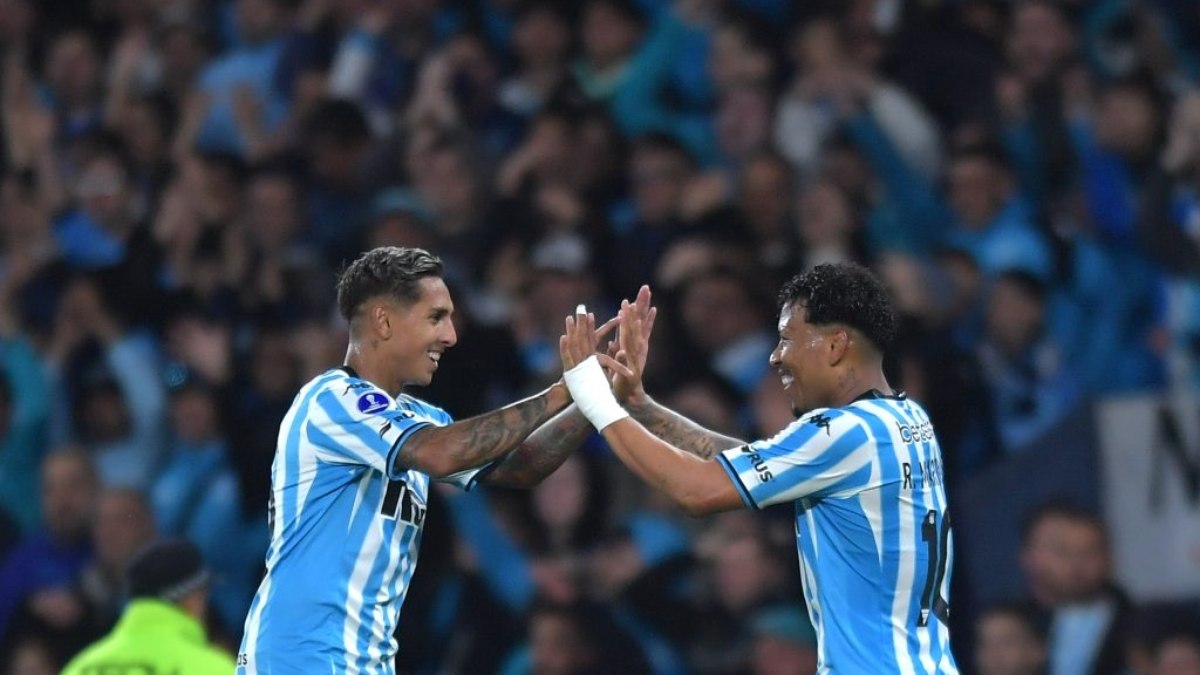 Racing aplica goleada e elimina o Athletico na Copa Sul-Americana Racing aplica goleada e elimina o Athletico na Copa Sul-Americana