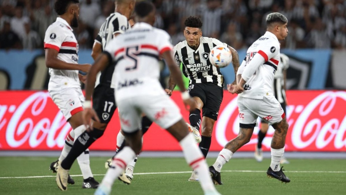 Botafogo é melhor, mas empata com o São Paulo e confronto vai para o jogo de volta indefinido Botafogo é melhor, mas empata com o São Paulo e confronto vai para o jogo de volta indefinido