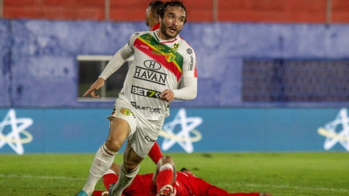 Keké comemora retorno, gol da vitória e mira sequência pelo Brusque na Série B Keké comemora retorno, gol da vitória e mira sequência pelo Brusque na Série B