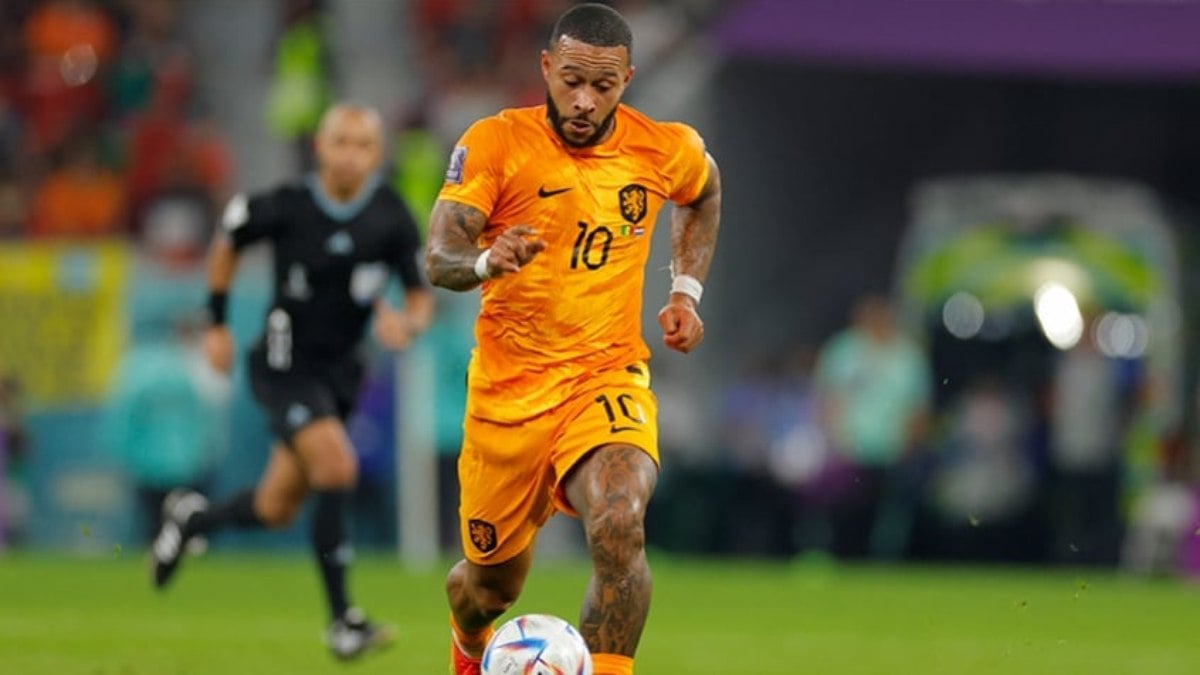Flamengo pode dar chapéu no Corinthians e fechar com Depay após lesão de Pedro Flamengo pode dar chapéu no Corinthians e fechar com Depay após lesão de Pedro
