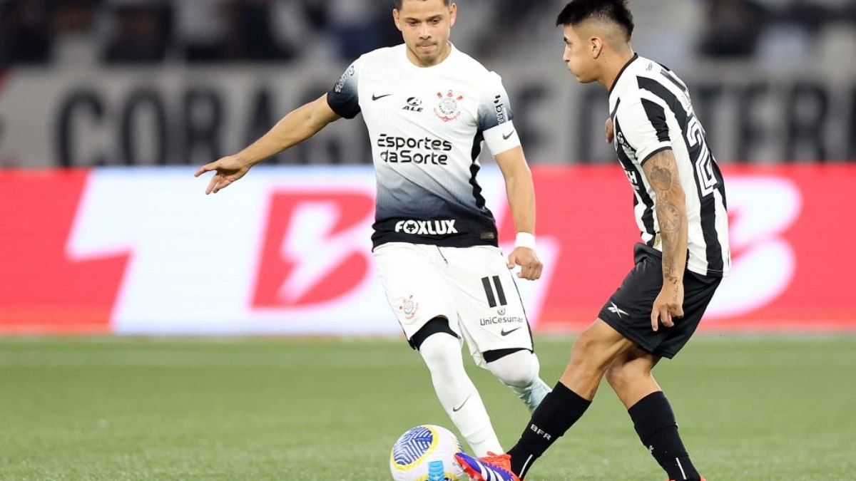 Em duelo de Alvinegros, Botafogo leva a melhor e supera o Corinthians pelo Campeonato Brasileiro Em duelo de Alvinegros, Botafogo leva a melhor e supera o Corinthians pelo Campeonato Brasileiro