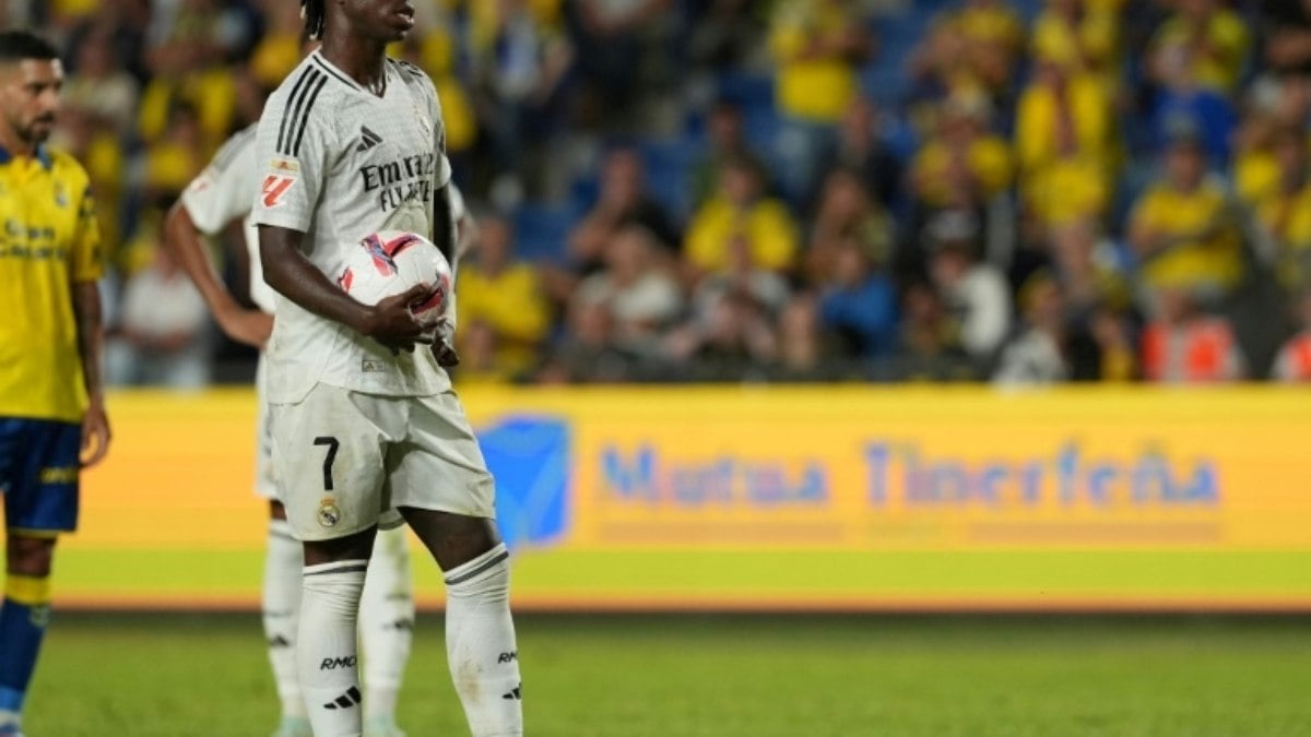 Vini Jr. reabre debate sobre racismo na Espanha ao sugerir Copa de 2030 fora do país Vini Jr. reabre debate sobre racismo na Espanha ao sugerir Copa de 2030 fora do país