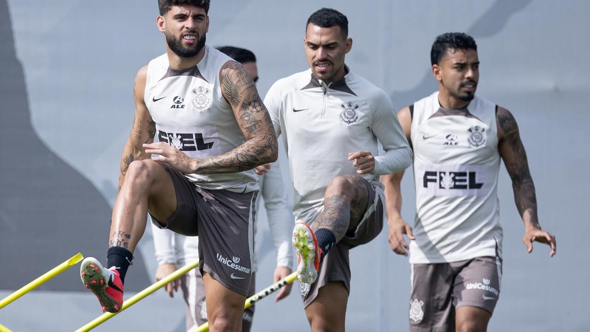 Corinthians segue atrás de ‘equilíbrio’ entre Copas e Brasileirão Corinthians segue atrás de ‘equilíbrio’ entre Copas e Brasileirão