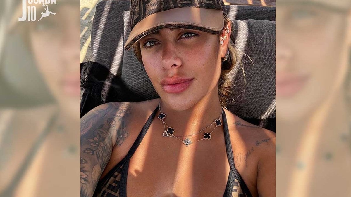 Irmã de Neymar, Rafaella Santos é elogiada após fotos de biquíni Irmã de Neymar, Rafaella Santos é elogiada após fotos de biquíni