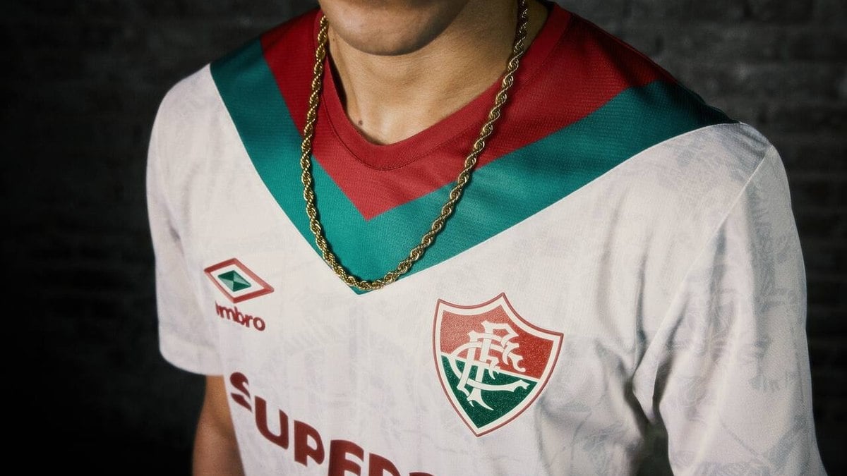 Fluminense apresenta novo terceiro uniforme para a temporada