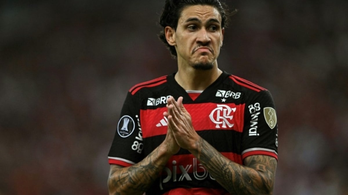 Pedro sofre ruptura de ligamento do joelho em treino da seleção brasileira Pedro sofre ruptura de ligamento do joelho em treino da seleção brasileira