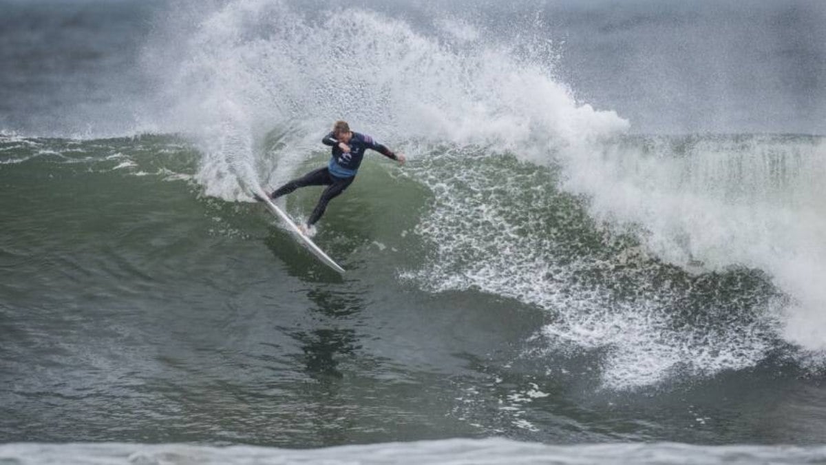 John John bate Ítalo Ferreira, interrompe domínio do Brasil e fatura tri mundial no surfe John John bate Ítalo Ferreira, interrompe domínio do Brasil e fatura tri mundial no surfe