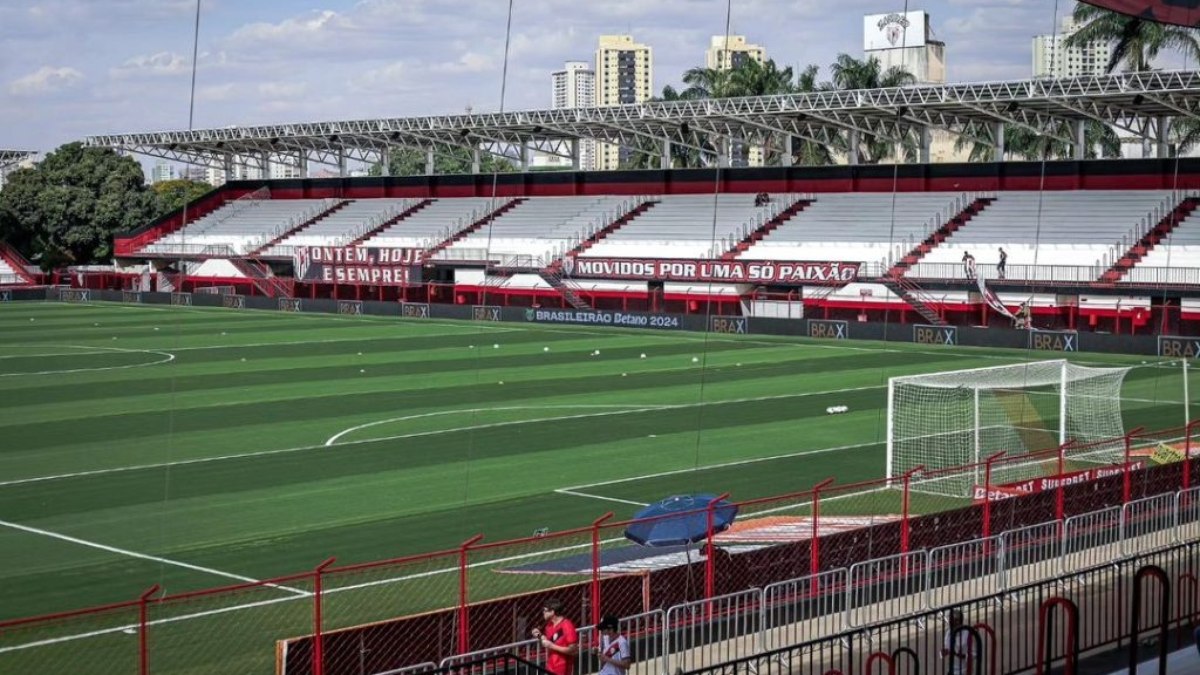 Fluminense enfrenta o Atlético-GO após ser eliminado da Libertadores Fluminense enfrenta o Atlético-GO após ser eliminado da Libertadores