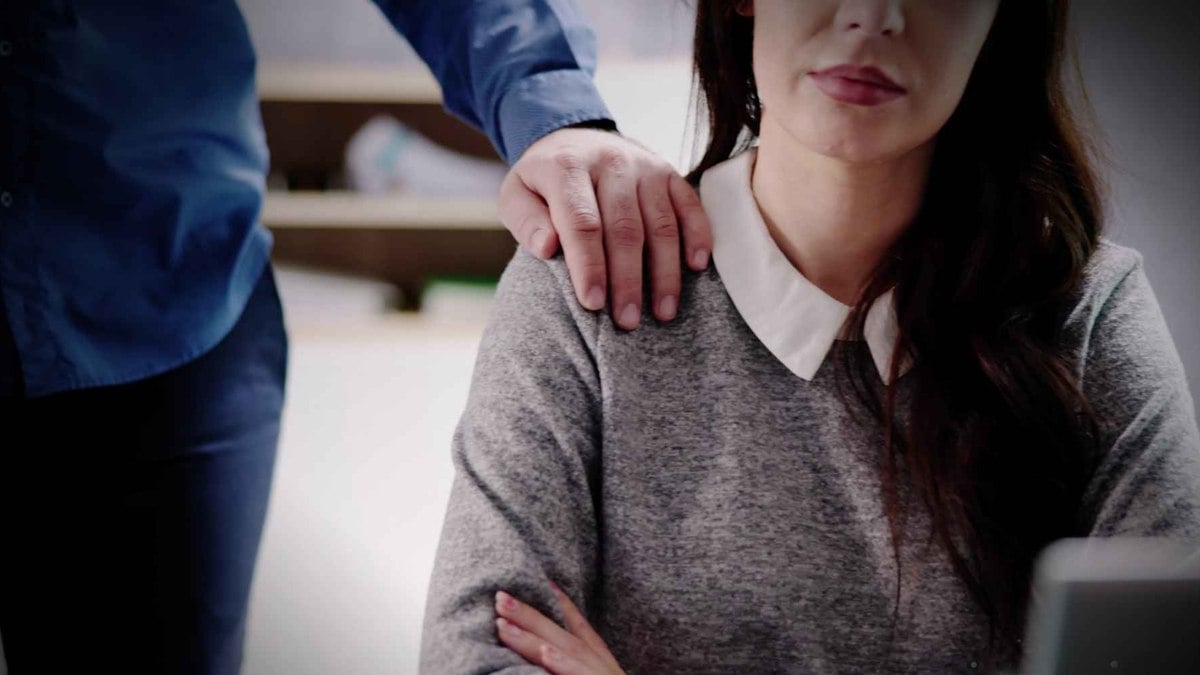 Falta de posicionamento das lideranças pode mascarar casos de assédio sexual Falta de posicionamento das lideranças pode mascarar casos de assédio sexual