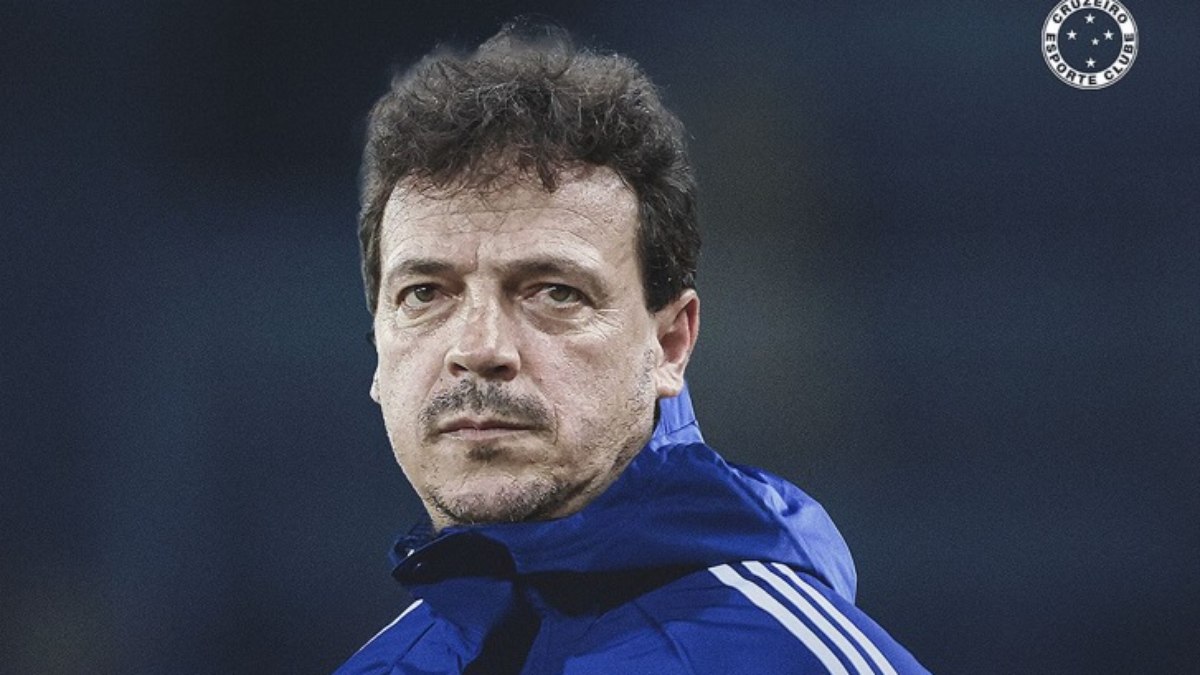 Cruzeiro oficializa contratação de Fernando Diniz como novo técnico Cruzeiro oficializa contratação de Fernando Diniz como novo técnico