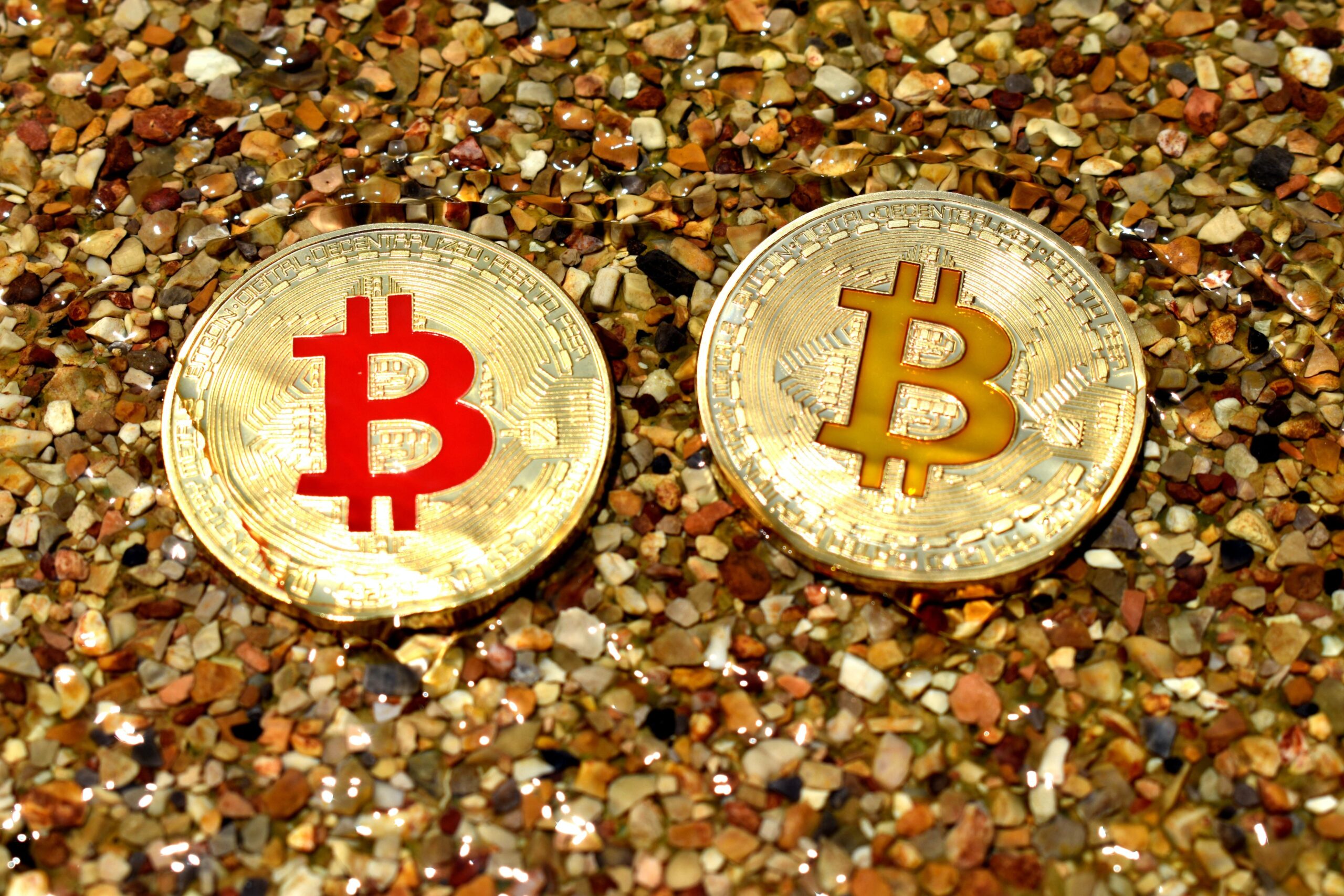 Bitcoin oscila positivamente após corte de juros pelo Fed Bitcoin oscila positivamente após corte de juros pelo Fed