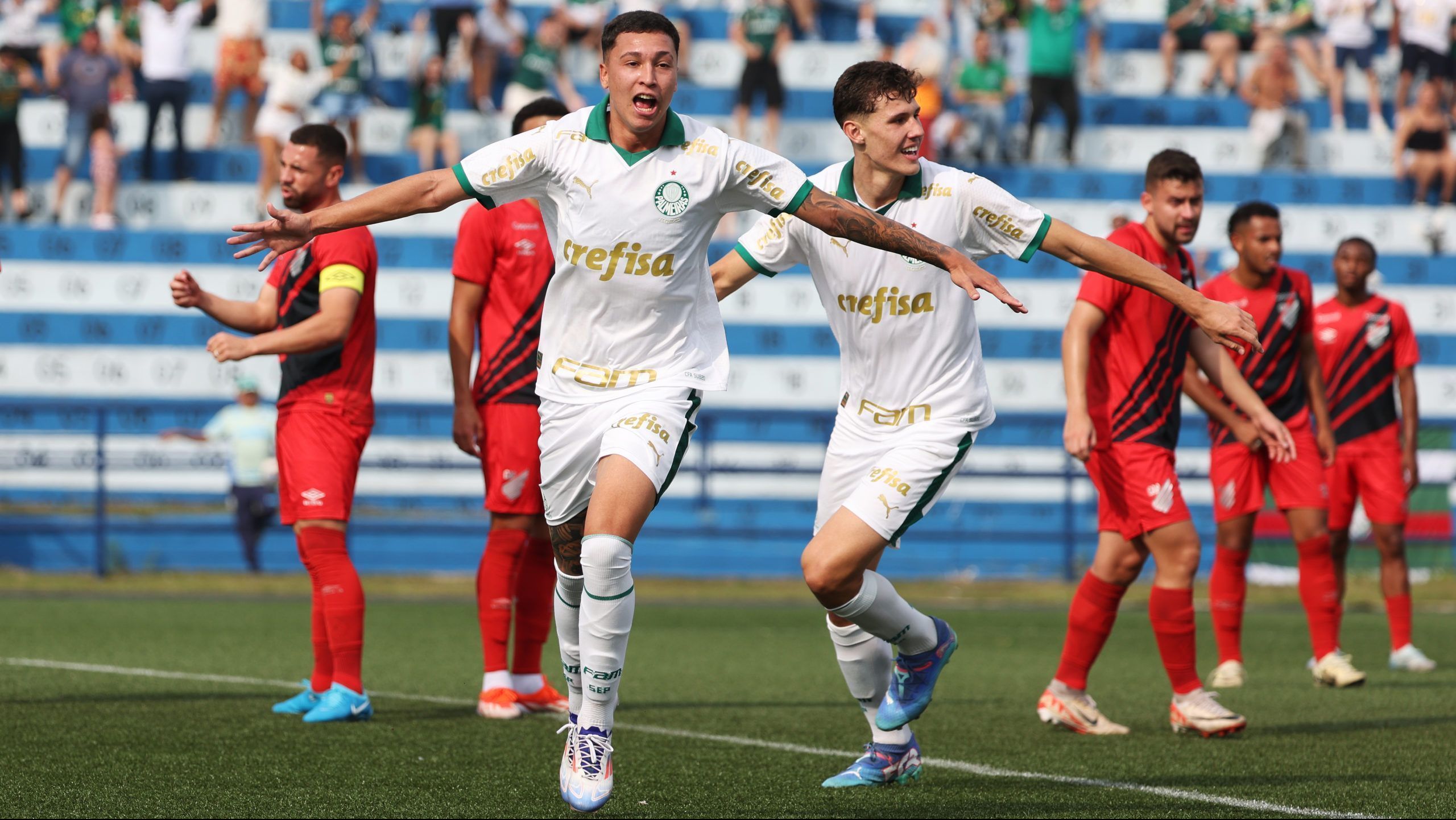Palmeiras vence Athletico-PR e está na final do Brasileirão Sub-20 Palmeiras vence Athletico-PR e está na final do Brasileirão Sub-20