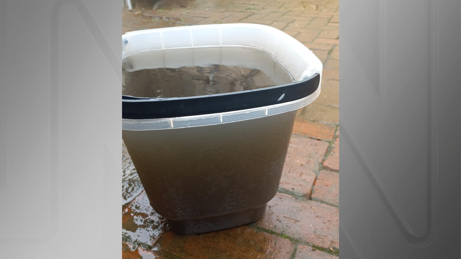 Governo do RS alerta sobre uso de água da “chuva preta“ Governo do RS alerta sobre uso de água da “chuva preta“