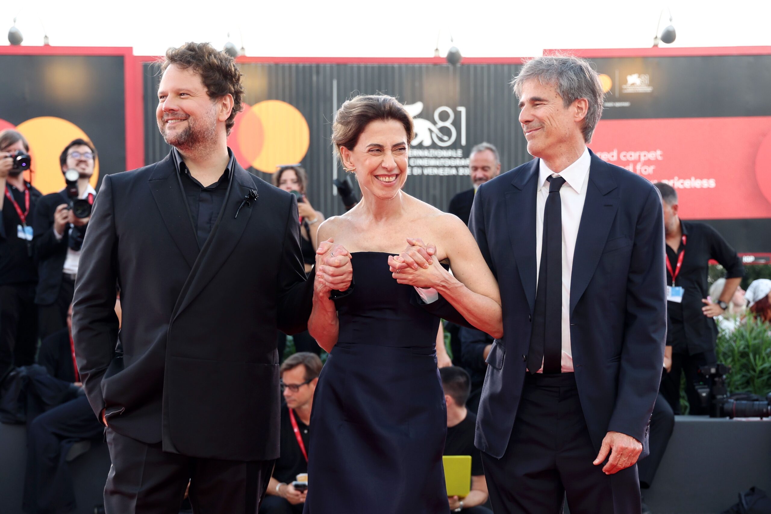 Fernanda Torres e Selton Mello se emocionam após exibição de filme em Veneza Fernanda Torres e Selton Mello se emocionam após exibição de filme em Veneza
