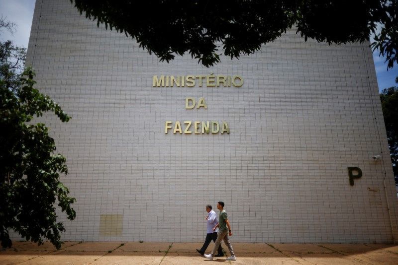 Fazenda espera até R$ 130 bilhões em acordos tributários com grandes empresas Fazenda espera até R$ 130 bilhões em acordos tributários com grandes empresas