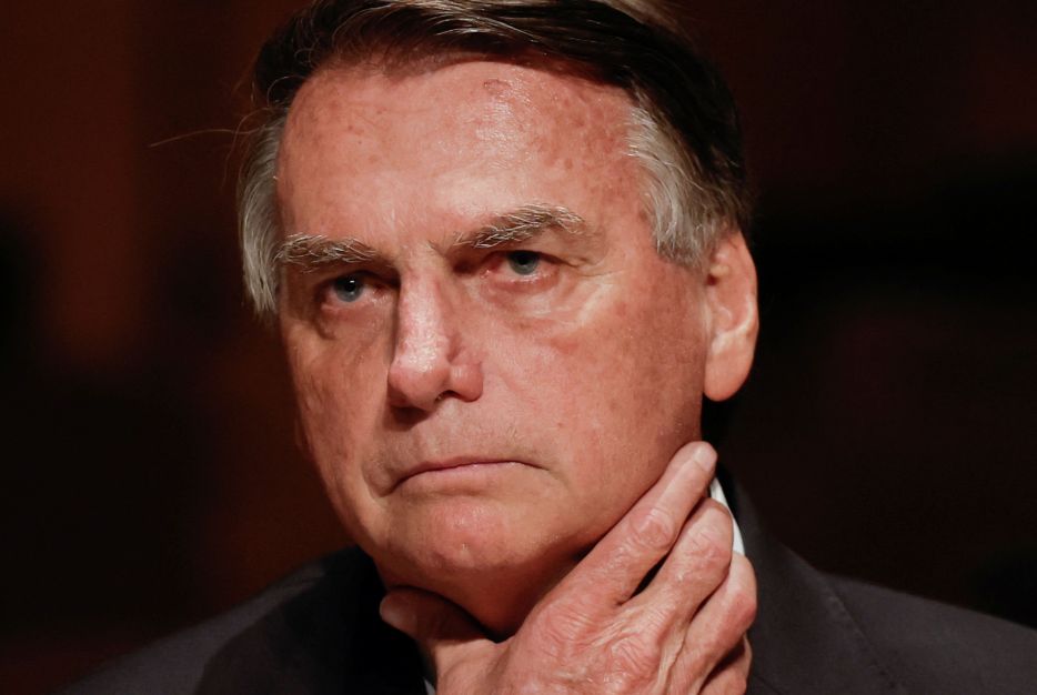 Bolsonaro passa mal e vai a hospital horas antes de ato contra Moraes na Av. Paulista Bolsonaro passa mal e vai a hospital horas antes de ato contra Moraes na Av. Paulista