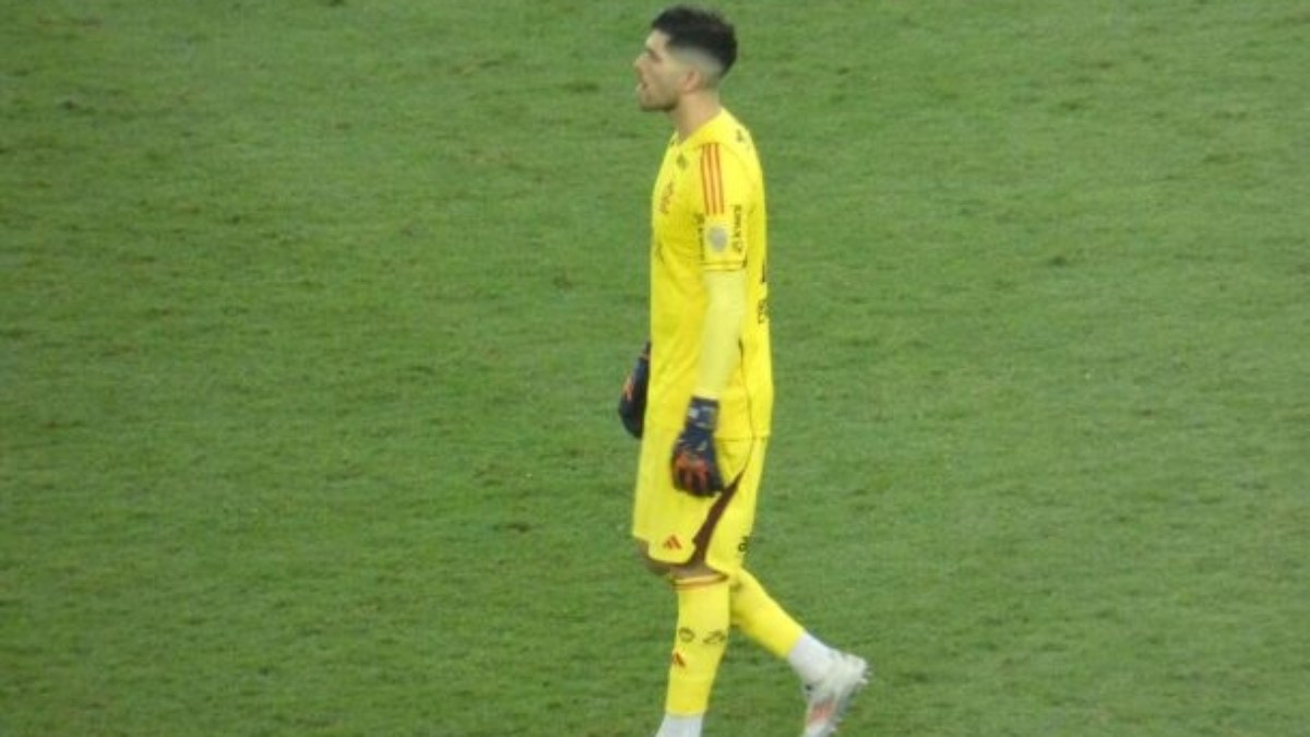 Rossi valoriza permanência do Flamengo no G4 após empate contra o Inter Rossi valoriza permanência do Flamengo no G4 após empate contra o Inter