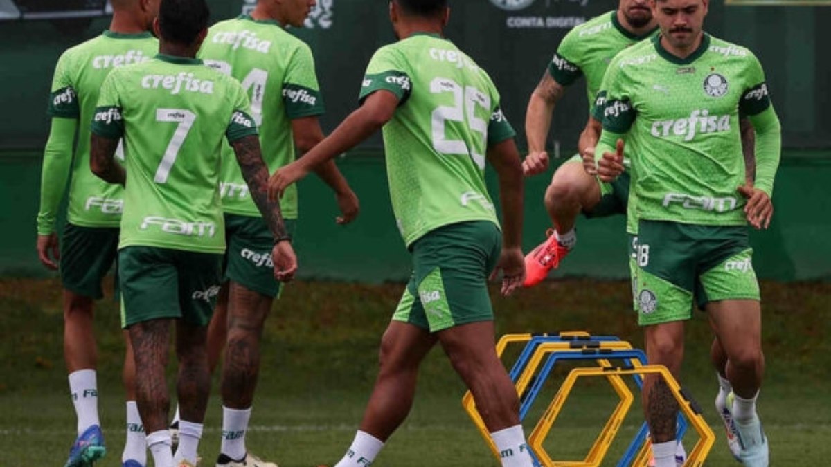 Palmeiras não perde pendurados e deve ter time ideal contra o Corinthians Palmeiras não perde pendurados e deve ter time ideal contra o Corinthians