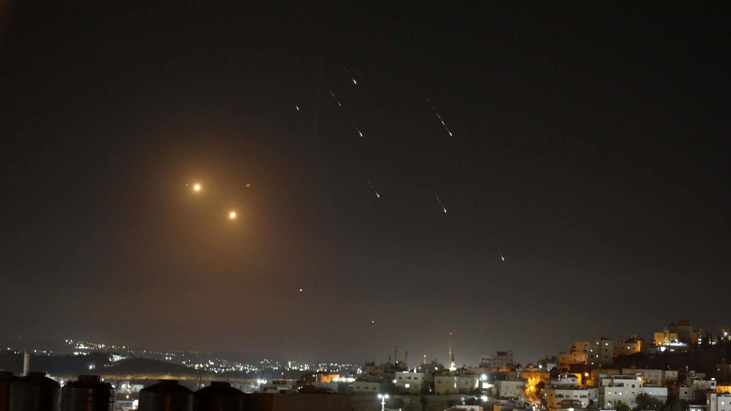 Brasil demonstra “preocupação“ sobre ataque do Irã contra Israel e pede cessar-fogo Brasil demonstra “preocupação“ sobre ataque do Irã contra Israel e pede cessar-fogo