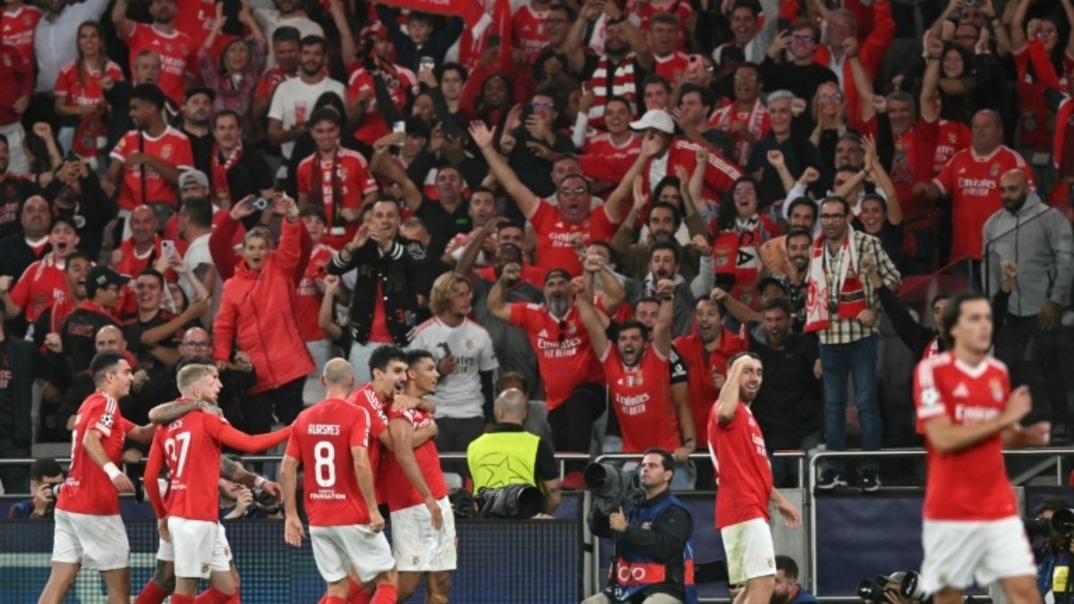 Benfica goleia Atlético de Madrid (4-0) em Lisboa pela 2º rodada da Champions Benfica goleia Atlético de Madrid (4-0) em Lisboa pela 2º rodada da Champions
