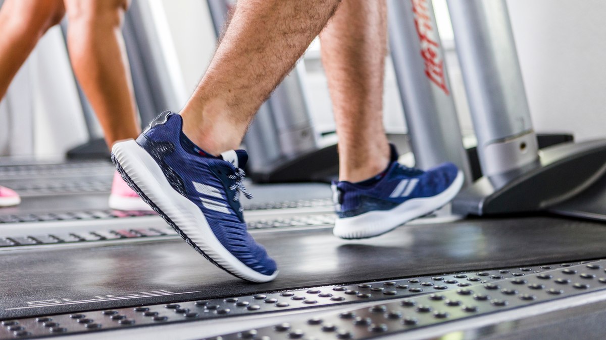 Funcional com tiros na esteira melhora o desempenho na corrida: como fazer Funcional com tiros na esteira melhora o desempenho na corrida: como fazer