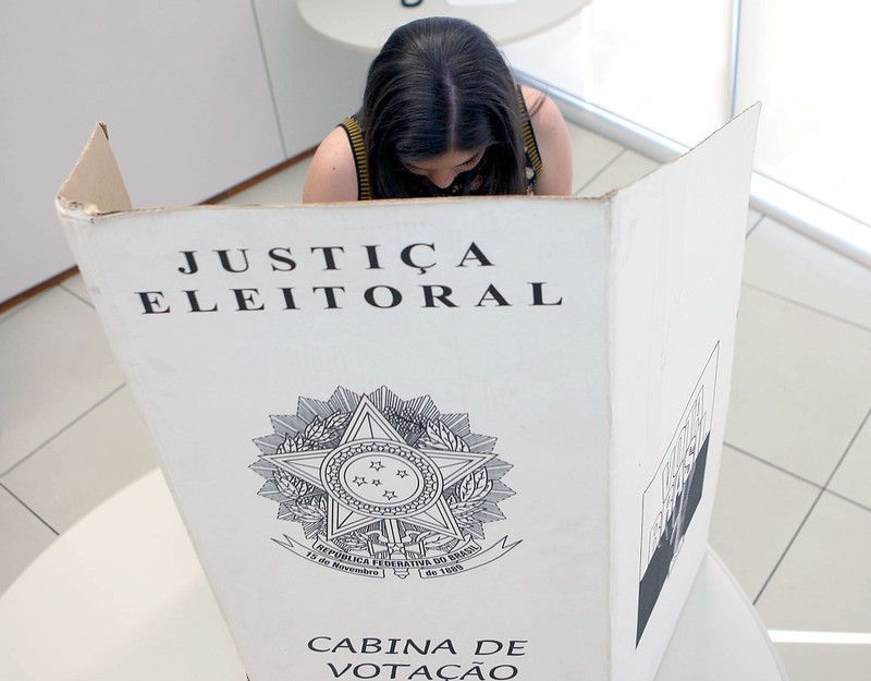 Pode votar de bermuda, boné e roupas de banho? Saiba o que diz a lei Pode votar de bermuda, boné e roupas de banho? Saiba o que diz a lei