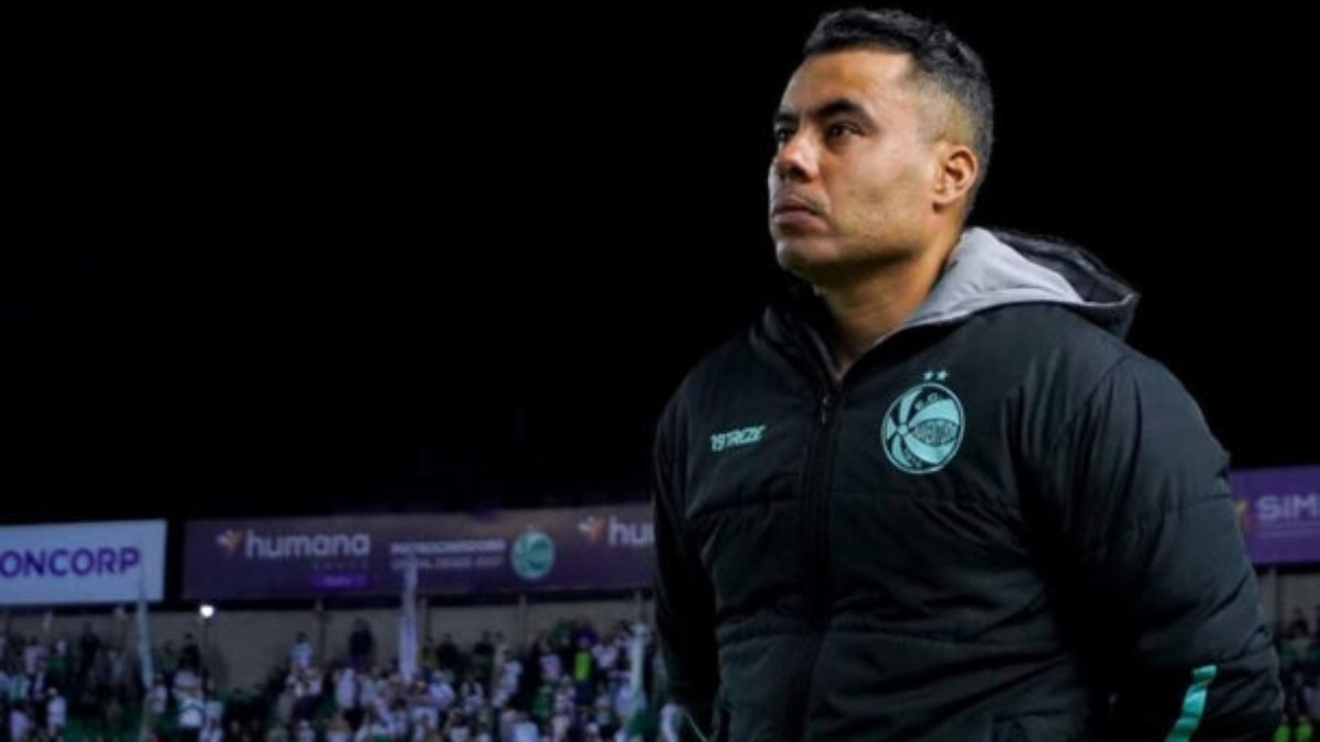 Juventude anuncia demissão do técnico Jair Ventura após derrota para o Flamengo Juventude anuncia demissão do técnico Jair Ventura após derrota para o Flamengo