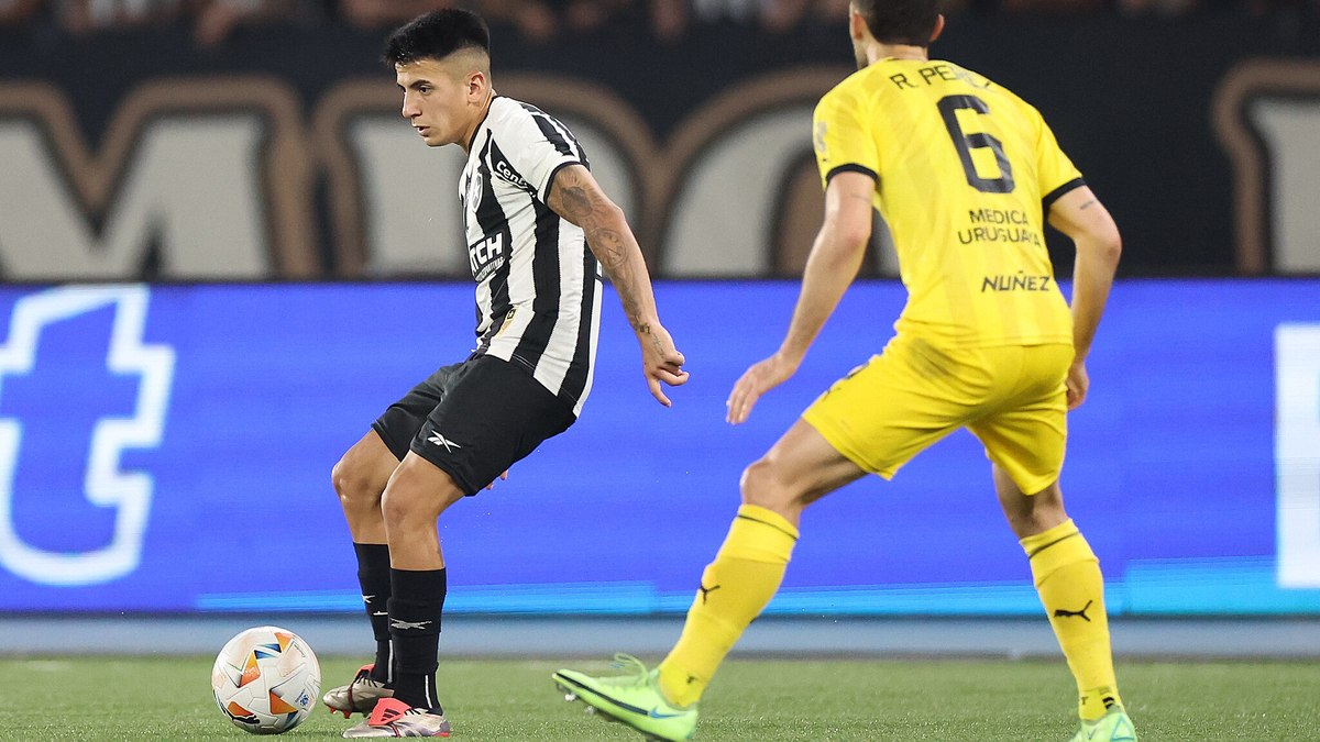 ministro uruguaio proíbe torcida do Botafogo em jogo contra o Peñarol ministro uruguaio proíbe torcida do Botafogo em jogo contra o Peñarol