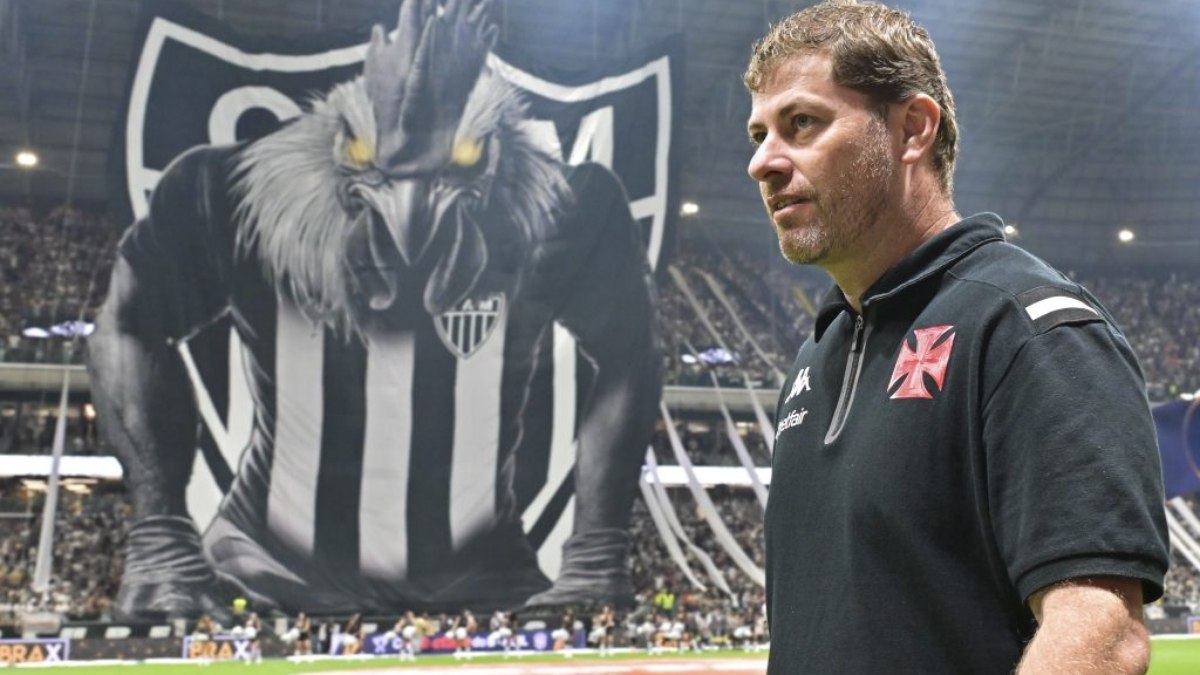 Paiva analisa derrota do Vasco e aposta na força da mística Paiva analisa derrota do Vasco e aposta na força da mística