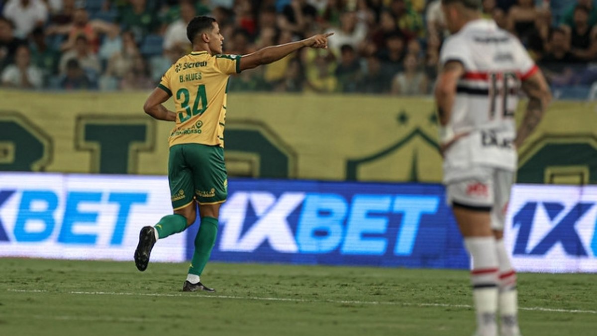 Bruno Alves faz golaço e zaga não sofre gols em vitória do Cuiabá sobre o São Paulo; veja as notas Bruno Alves faz golaço e zaga não sofre gols em vitória do Cuiabá sobre o São Paulo; veja as notas