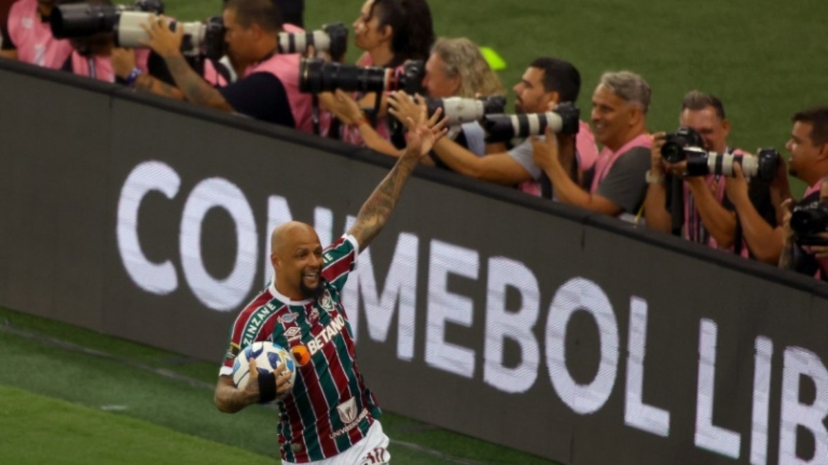 Felipe Melo anuncia que vai se aposentar no final de 2025 Felipe Melo anuncia que vai se aposentar no final de 2025