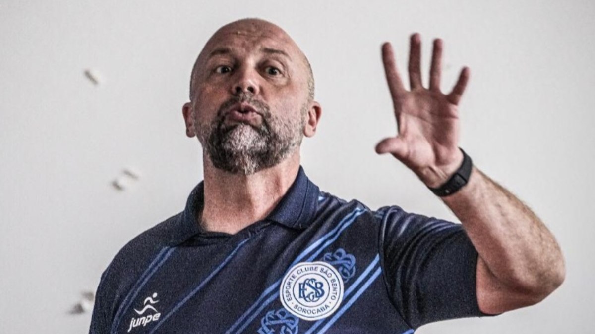 Ademir Fesan realiza curso para treinadores de futebol e fala sobre objetivos e importância Ademir Fesan realiza curso para treinadores de futebol e fala sobre objetivos e importância