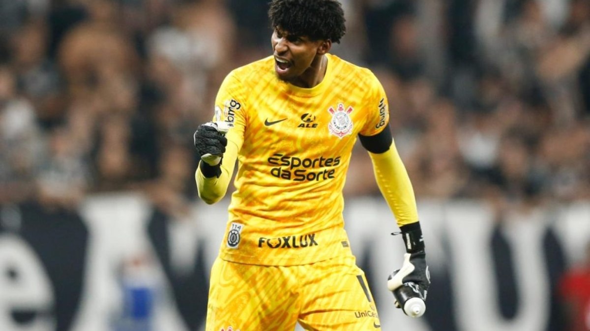 Apesar da derrota, Hugo Souza mantém a esperança para o jogo de volta: “vamos decidir em casa” Apesar da derrota, Hugo Souza mantém a esperança para o jogo de volta: “vamos decidir em casa”