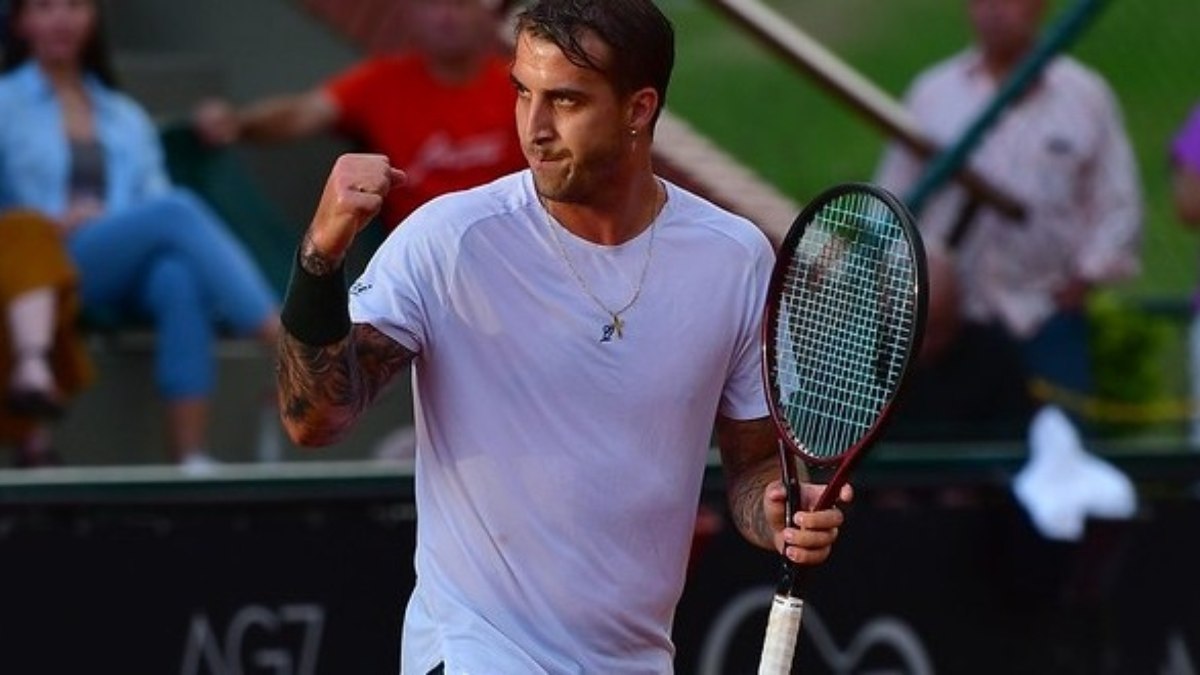 Feçipe Meligeni arrasa argentino e vai à final em Curitiba Feçipe Meligeni arrasa argentino e vai à final em Curitiba